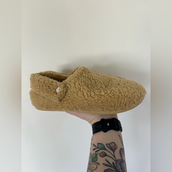 CROC Classic Cozzzy Slipper Size 9W Tan - Picture 3 of 7